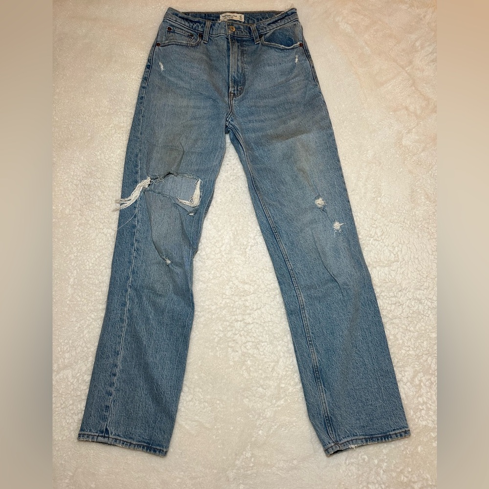 Abercrombie Jeans- Ultra High Rise 90s Straight Ripped. Size 27R